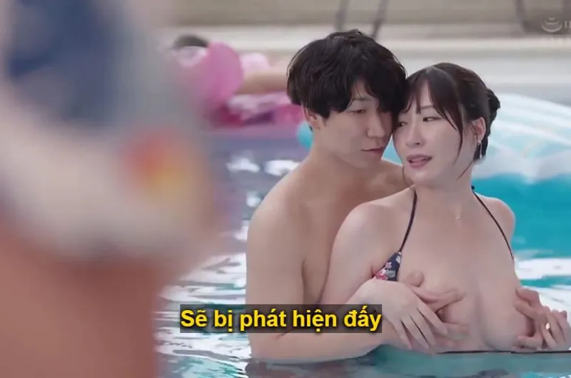 đi đi chơi kỷ niệm ngày cưới, ông xã bỏ người vợ một mình vì bận công việc và cái kết